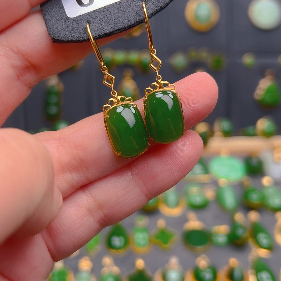 和田玉18K金镶嵌耳饰