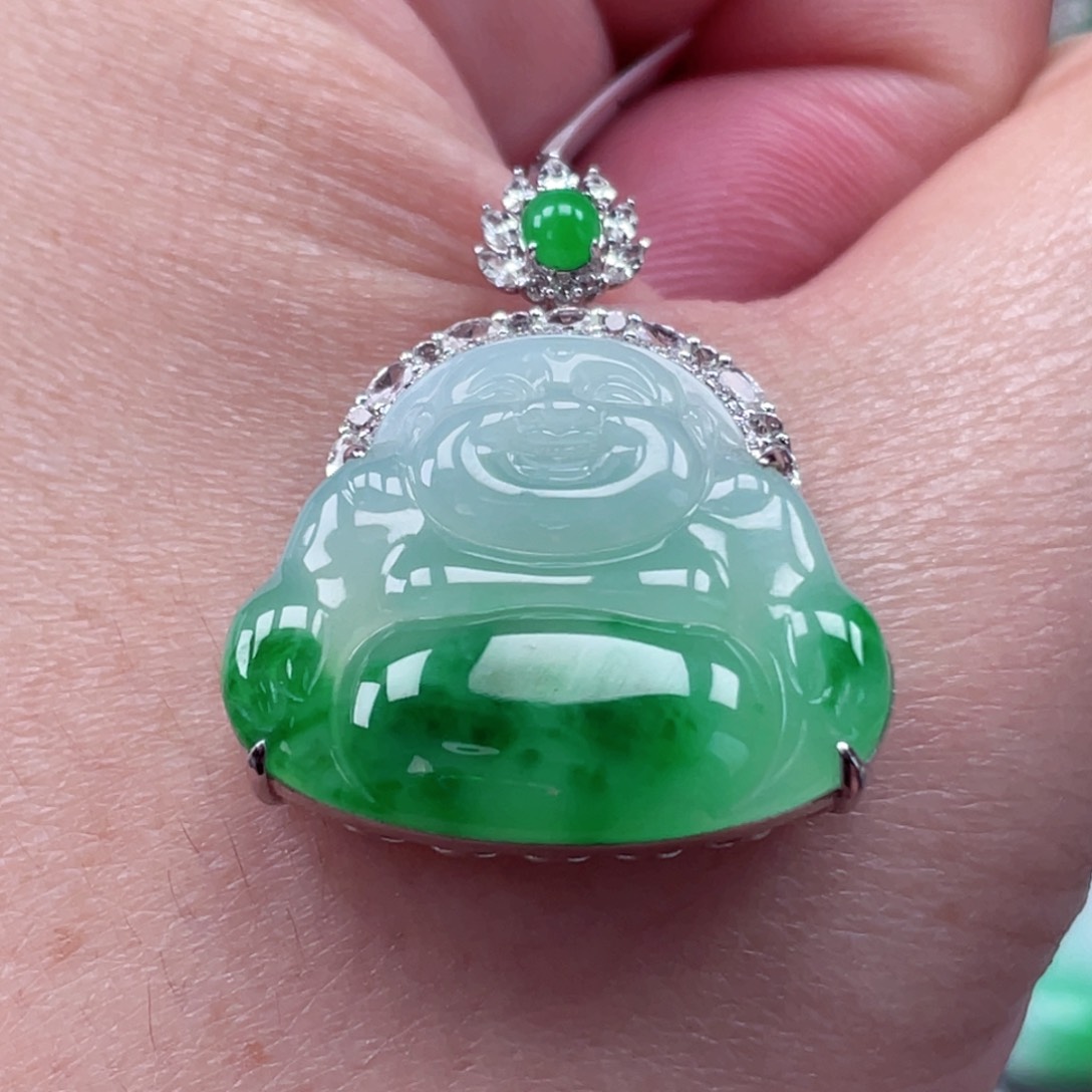 颈饰18K金镶嵌翡翠佛