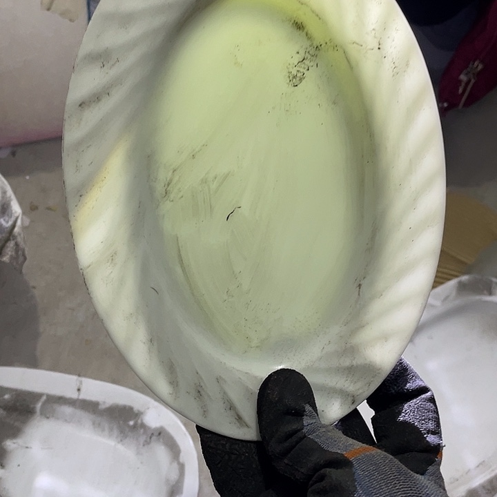 瓷片高骨瓷小鱼盘一个 长21厘米
