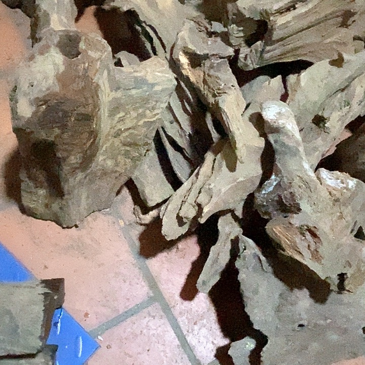 林***木贡木把件我们都市的繁华和虚荣了