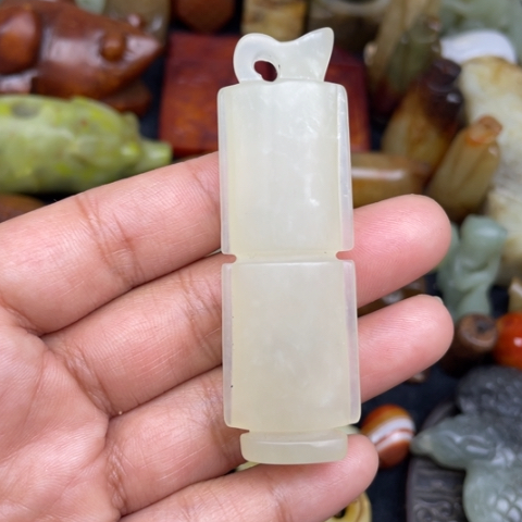 蛇纹石玉未镶嵌颈饰9