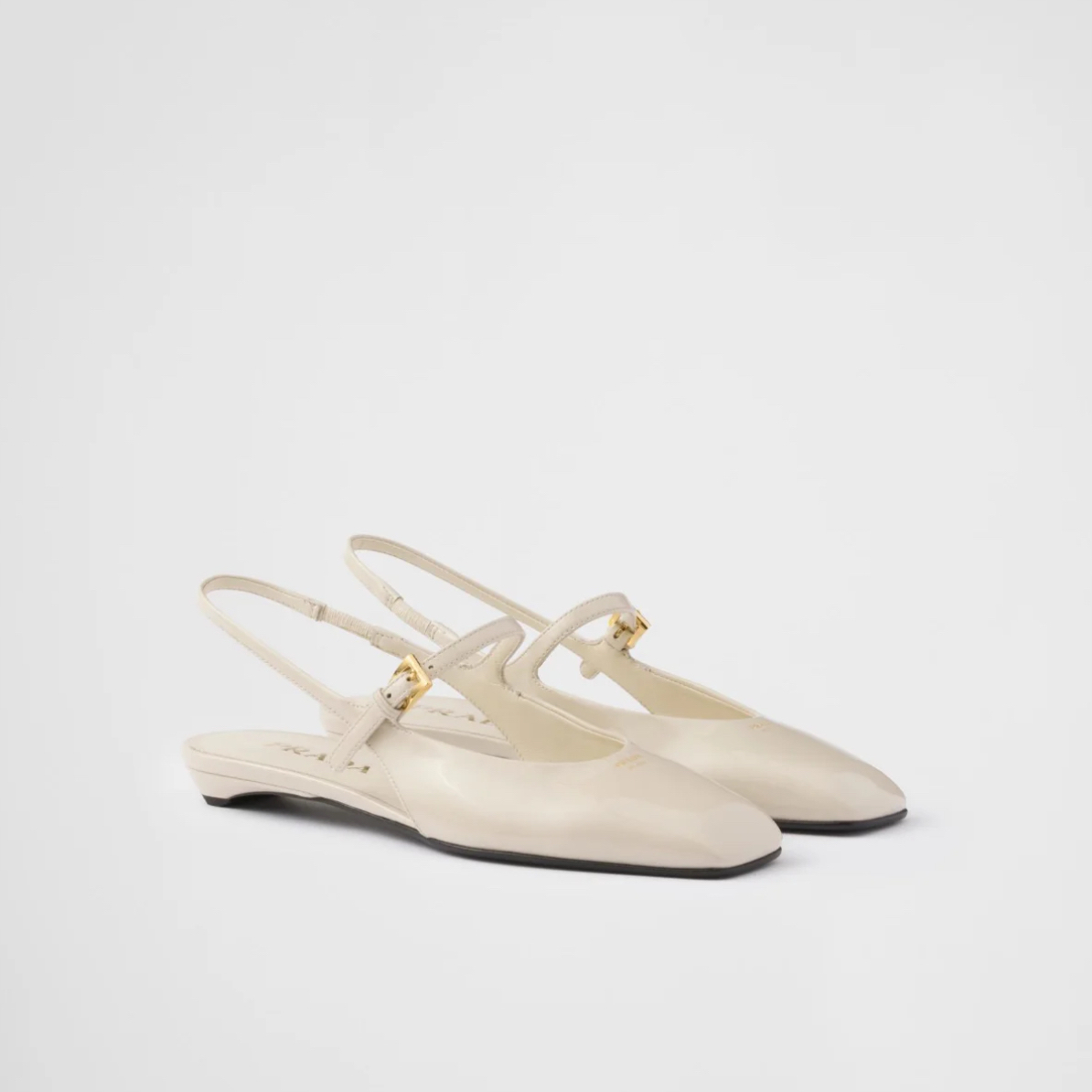 未使用 Prada/普拉达 25新季 漆皮芭蕾舞鞋 搭扣平底鞋 女款 秀款