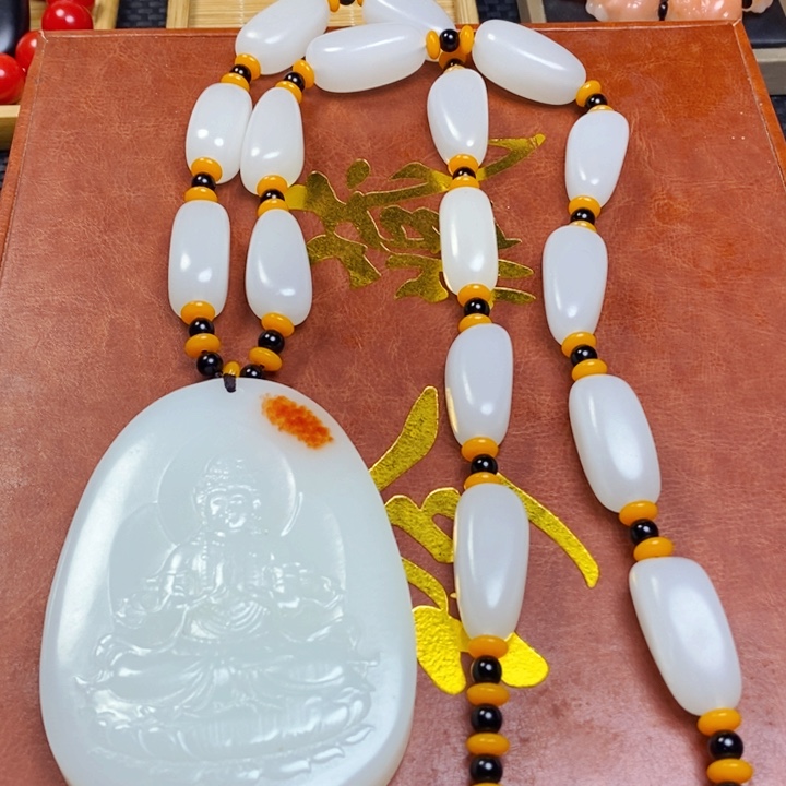 大观音牌链子一套，礼盒