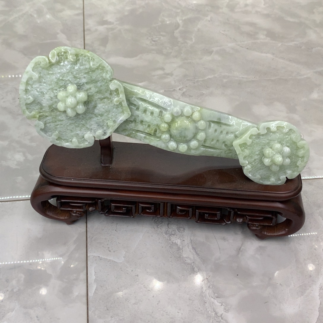 从***容玉家居摆件手工雕刻