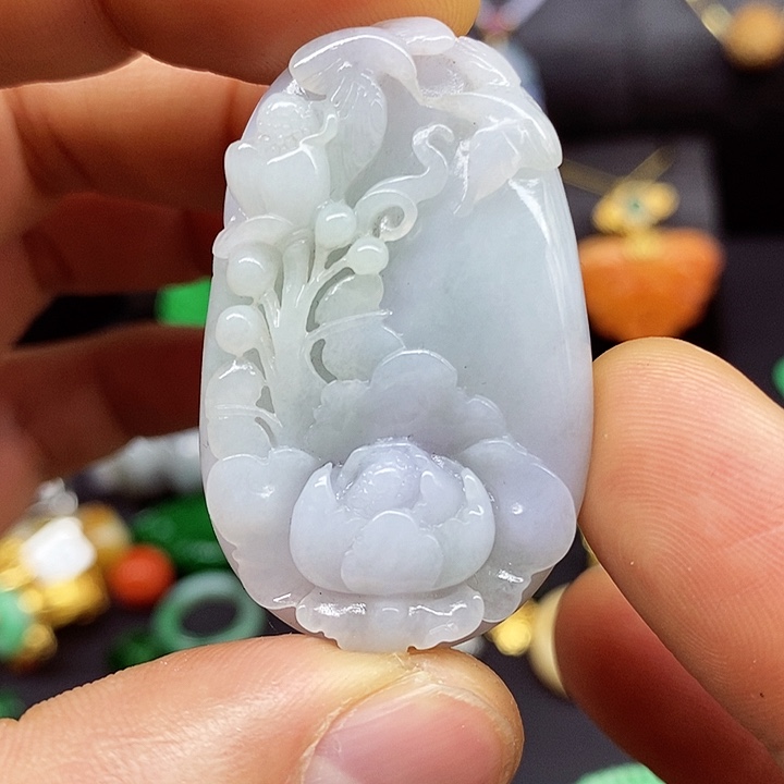 翡翠颈饰未镶嵌吊坠