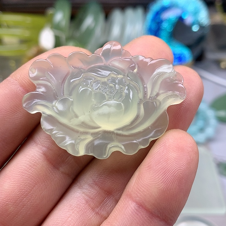 蛇纹石玉挂坠未镶嵌