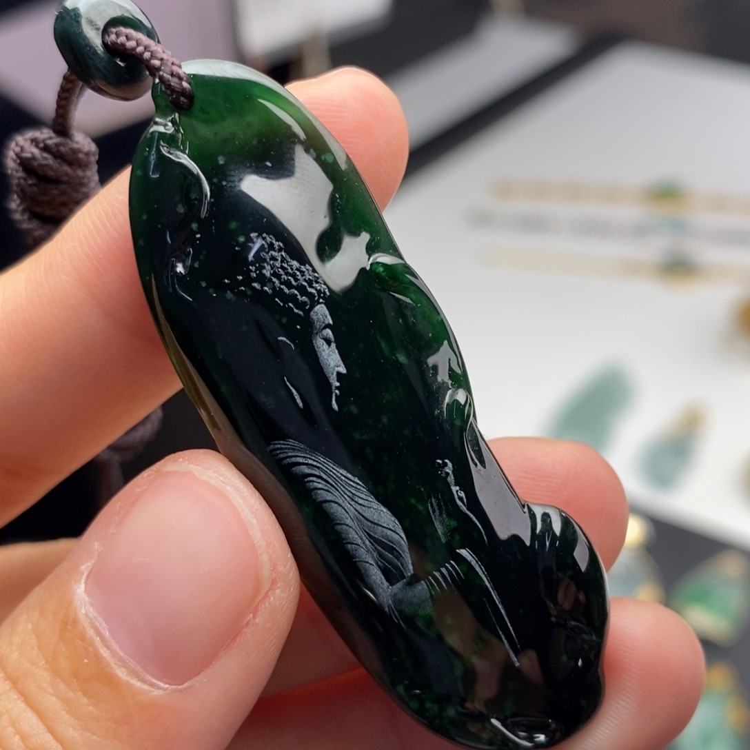 定制翡翠未镶嵌  佛观天下