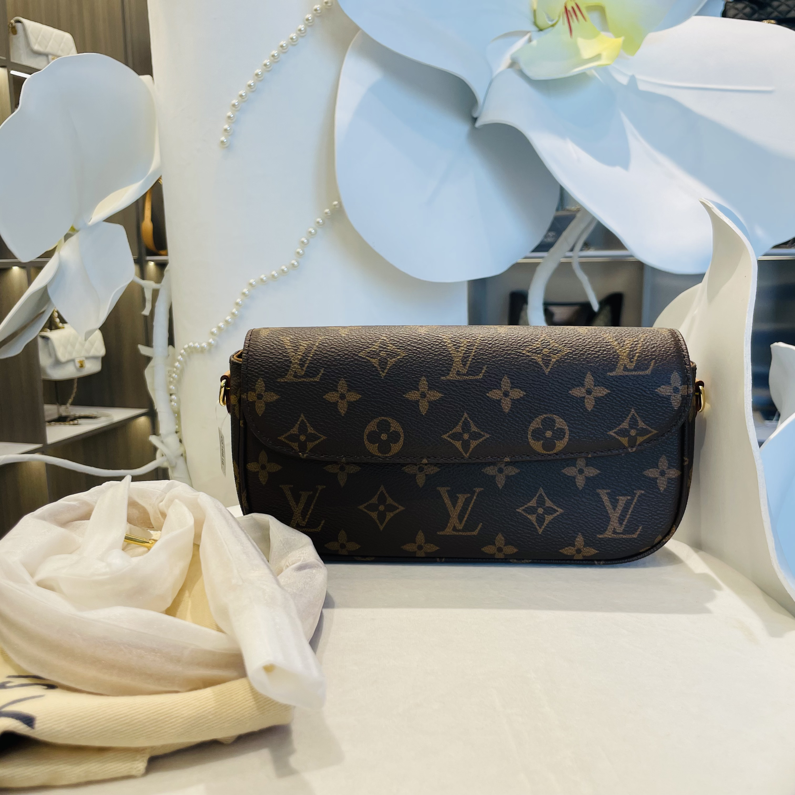 全新未使用 LouisVuitton/路易威登 lv ivy老花单肩斜挎包
