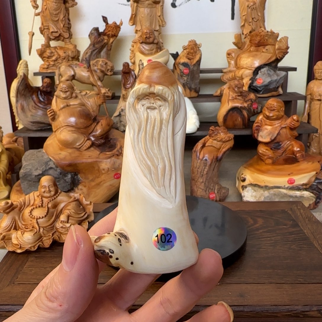 崖柏小木匠艺雕一物一拍