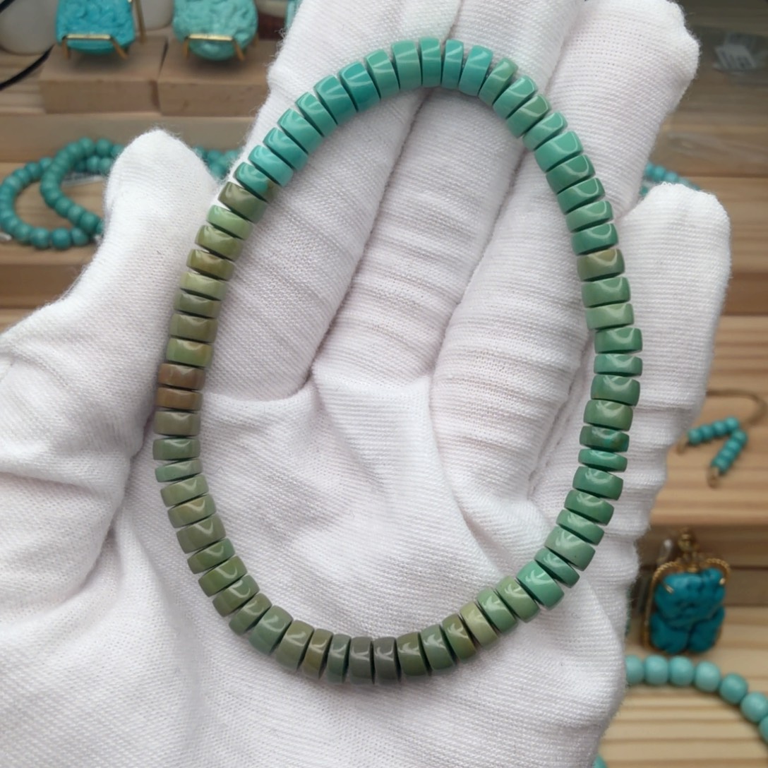 绿松石未镶嵌珠宝奇石