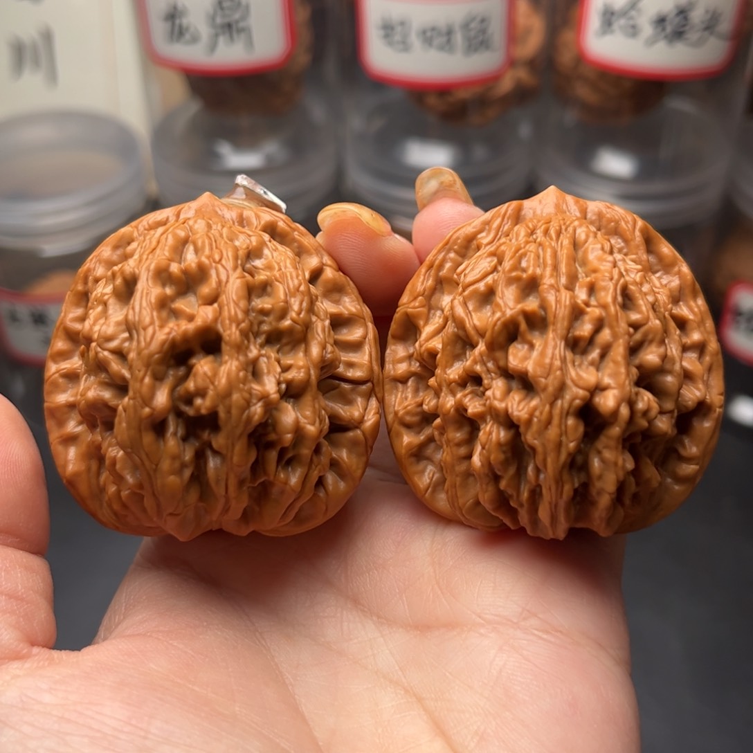 文玩核桃把件47老树虎头