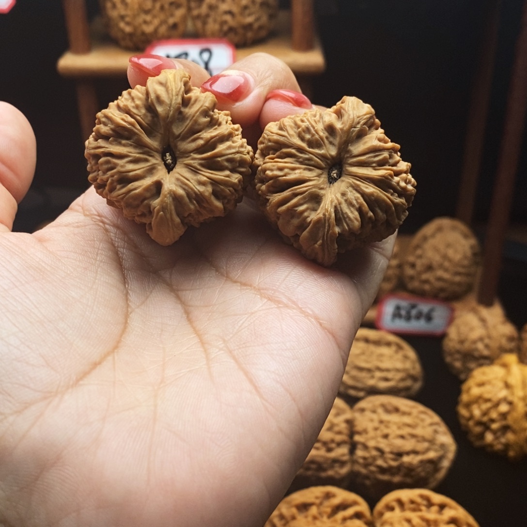 文玩核桃吊坠南疆8