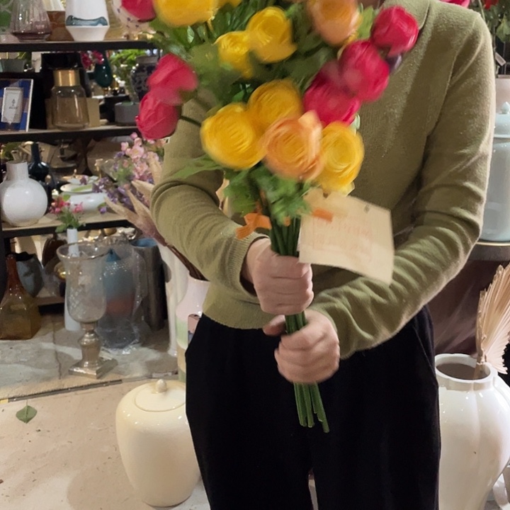 陶瓷花瓶，茶壶茶杯。10