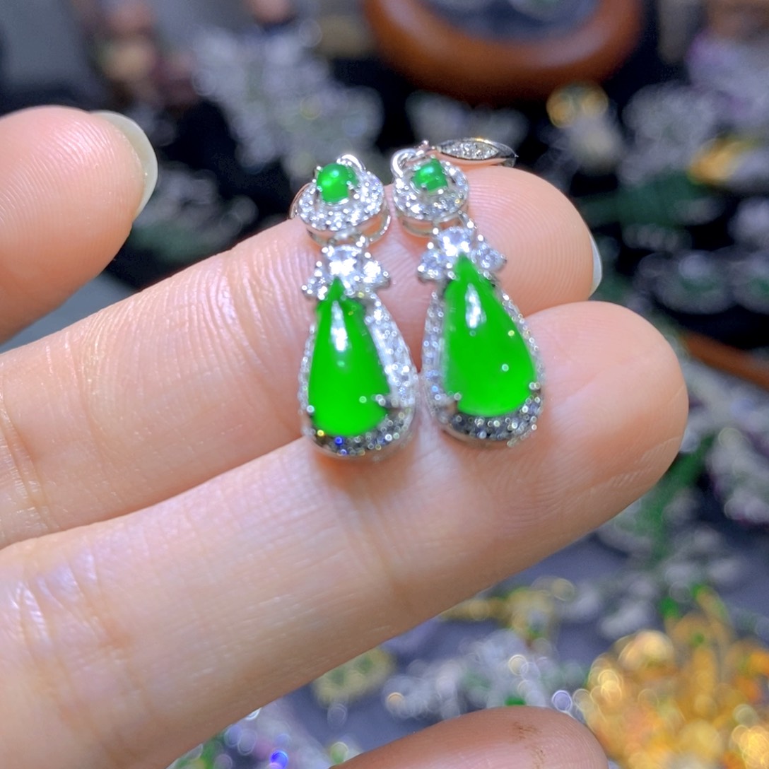 翡翠颈饰银S925镶嵌天然翡翠