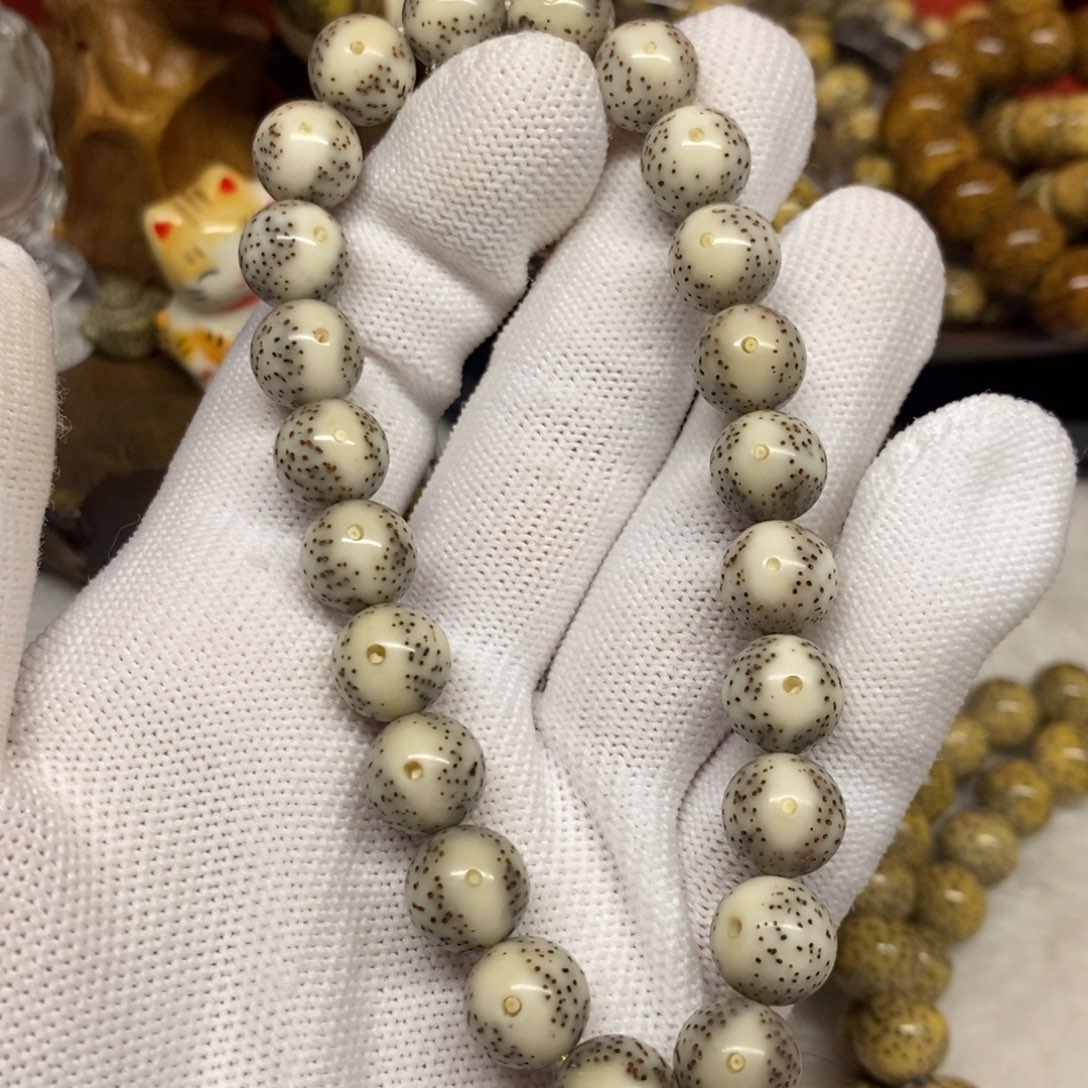 手串星月菩提瓷白10圆跑道