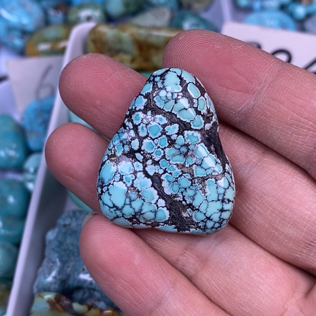 绿松石未镶嵌颈饰