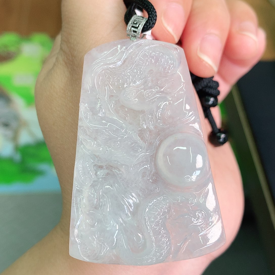 翡翠颈饰18K金镶嵌冰胶大龙牌