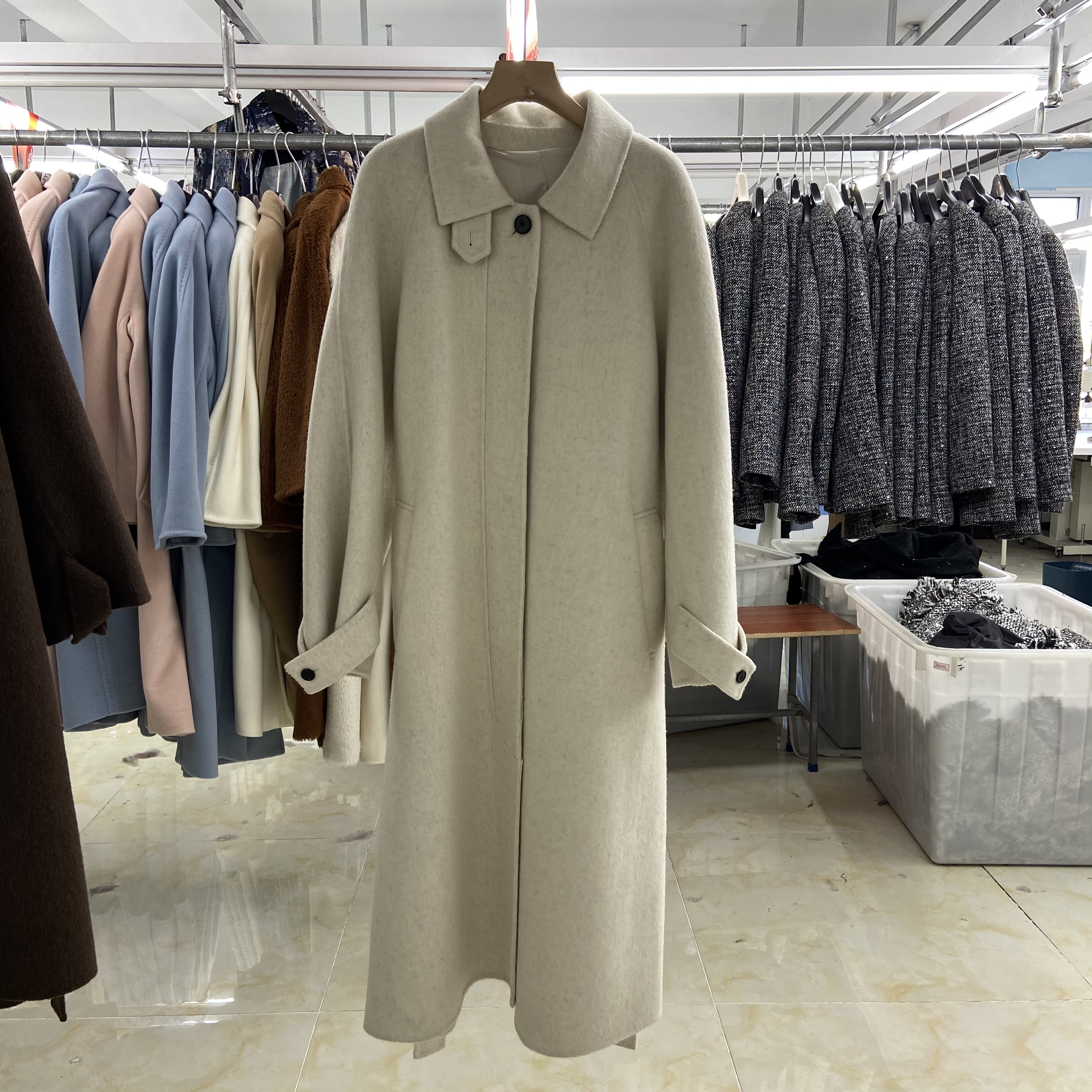 奥寇女装大衣---25fw318