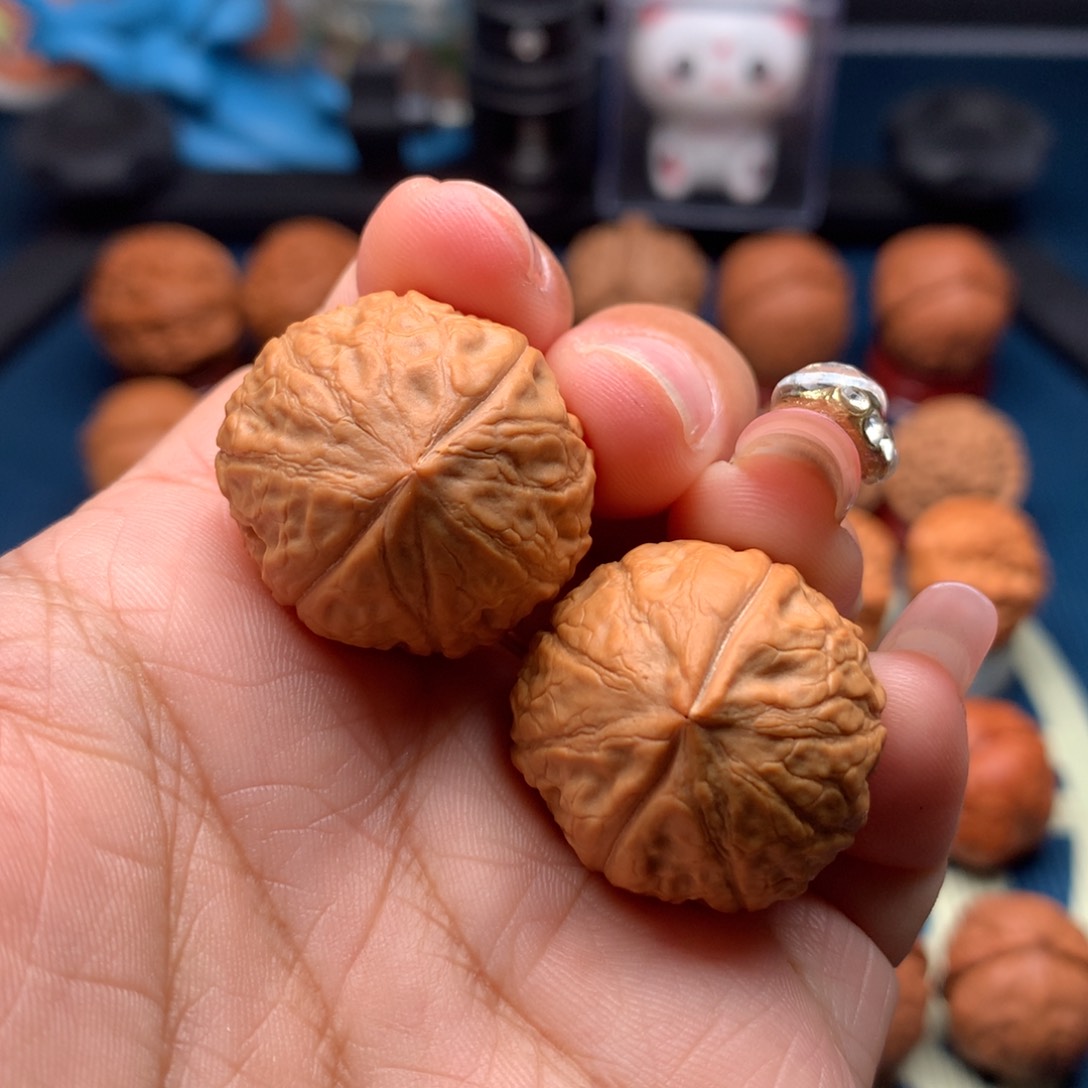 文玩核桃把件闷尖狮子头