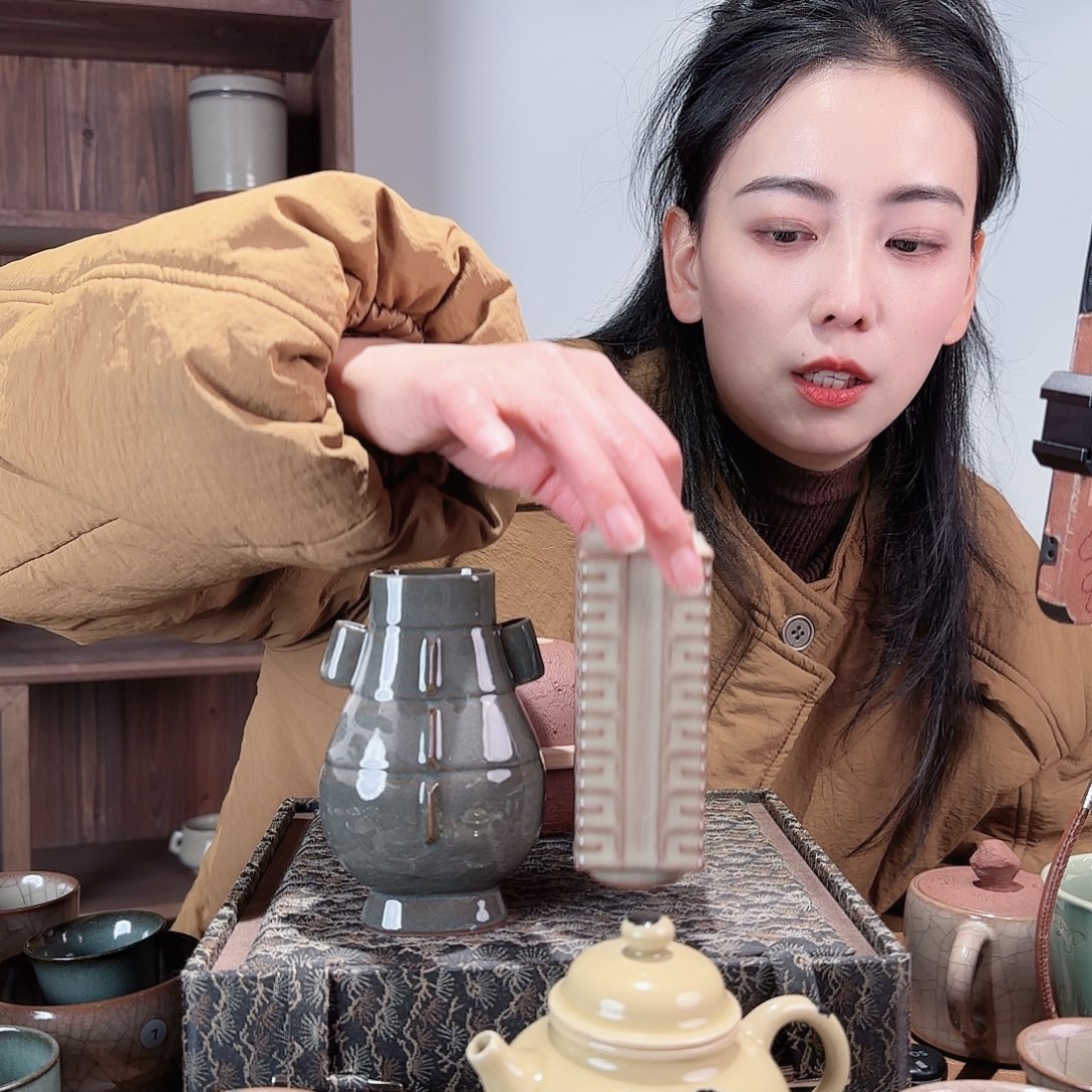 瓷摆件两只瓶子花器
