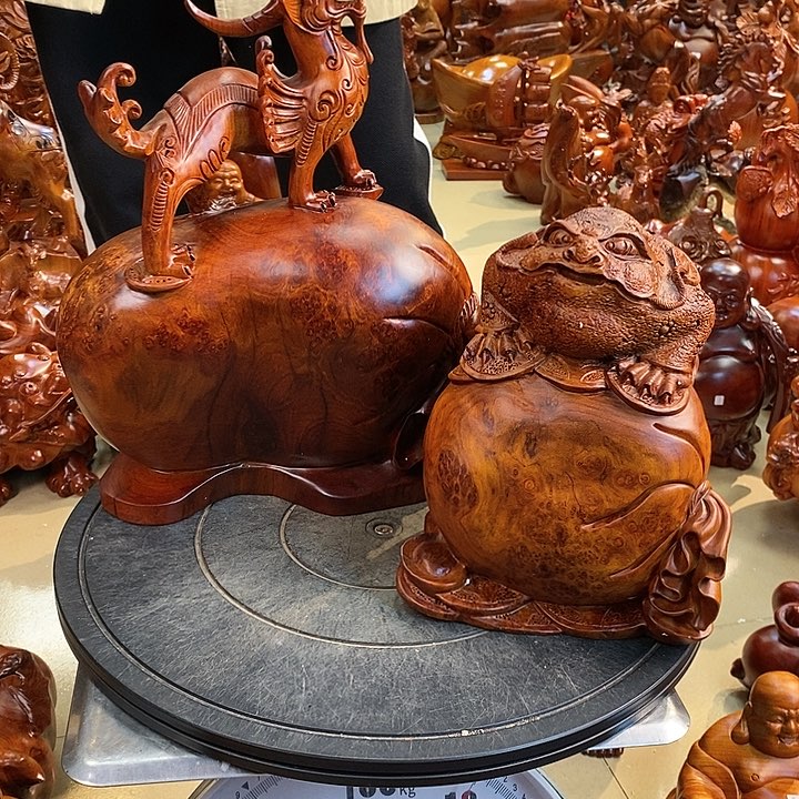 大果紫檀（缅甸花梨）一***物缅甸花梨木留疤麒麟金蚕