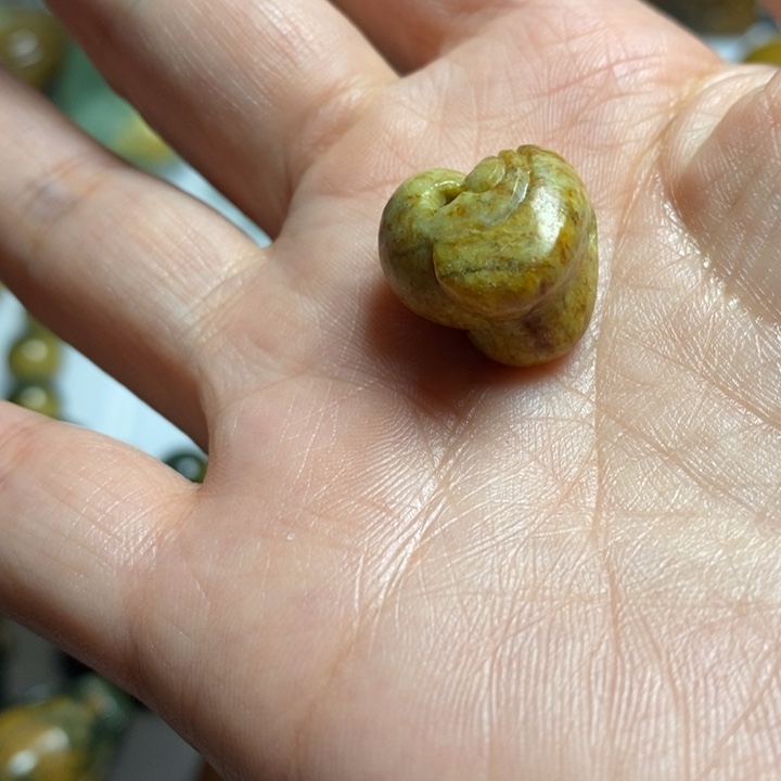 小***月岫岩河磨玉（透闪石质玉）未镶嵌珠宝奇石