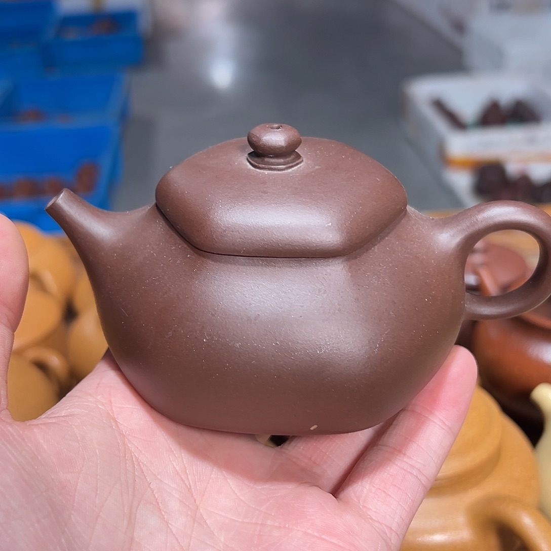 茶壶紫砂紫砂的味道很