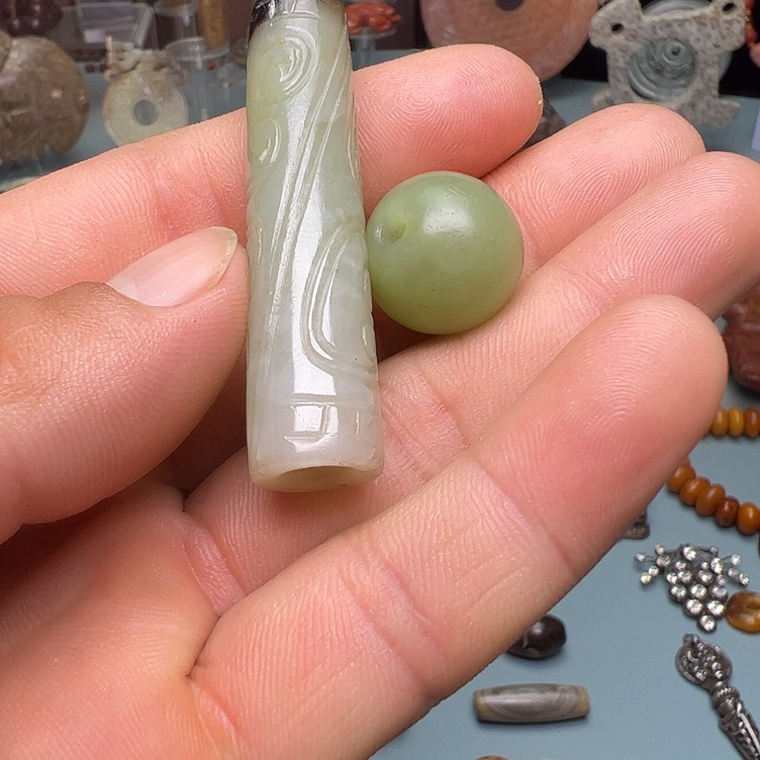 大***阳和田玉未镶嵌颈饰