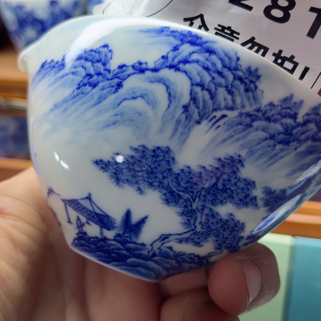 杯子后****来手工手绘的陶瓷，