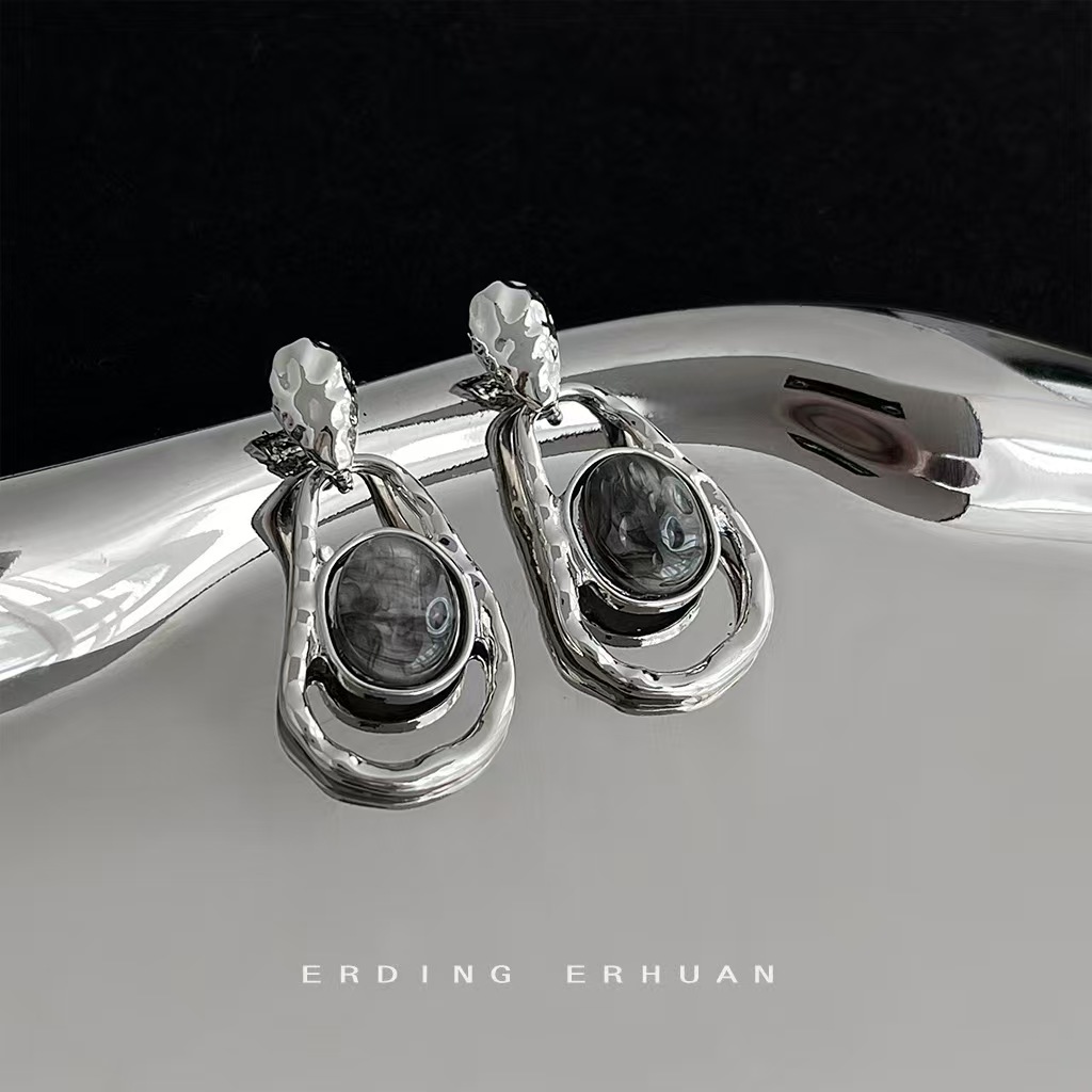 合金耳饰 朋克风新中式金色耳环设计师百搭小众欧美法式