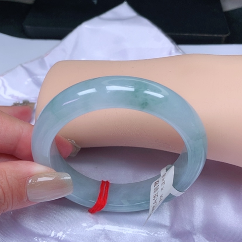 【闪购商品】翡翠手镯未镶嵌，