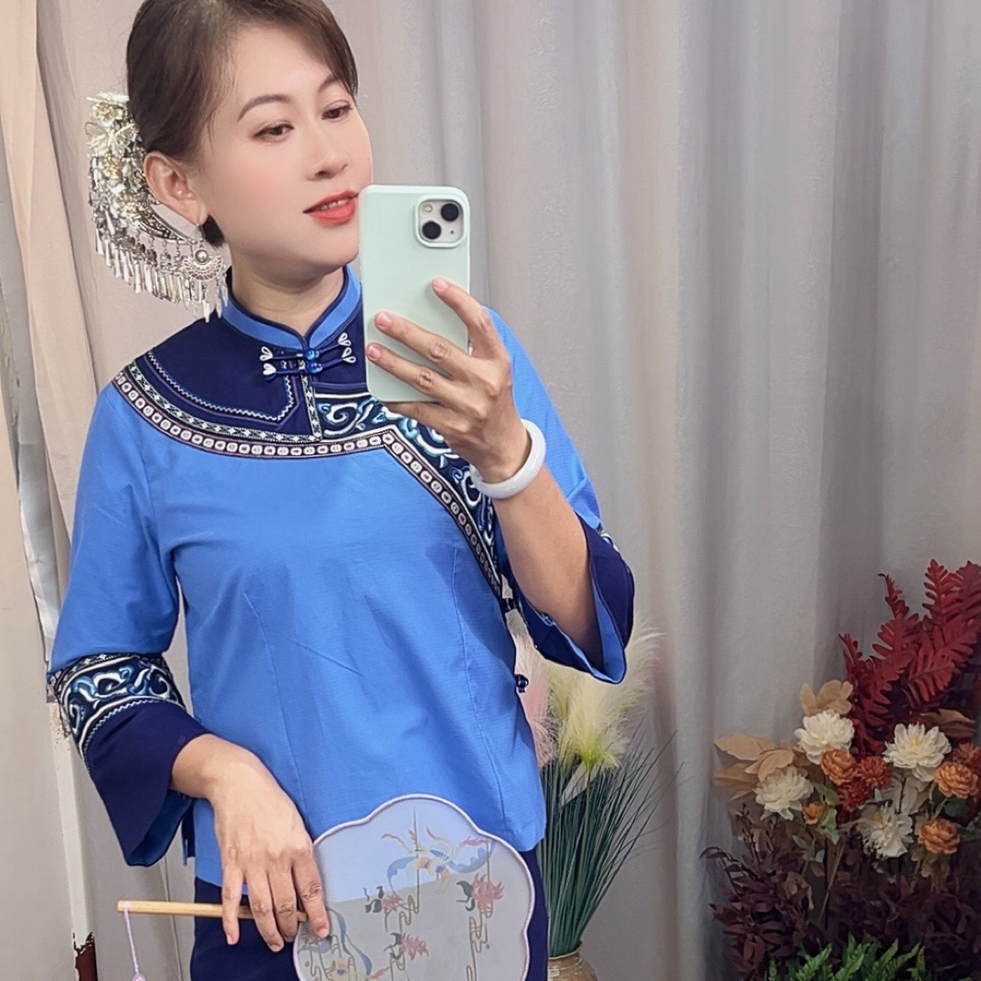 少数民族服装壮族布依族湖兰色土布重工刺绣套装