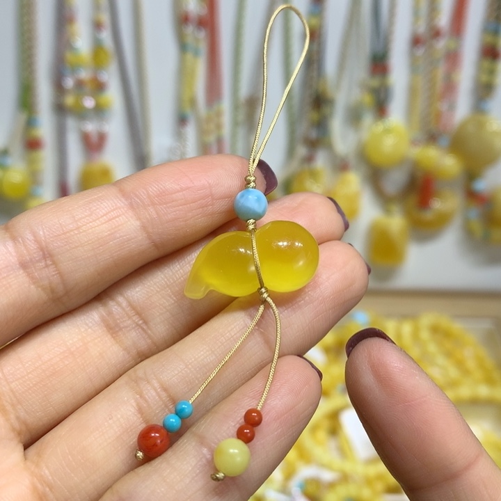 蜜蜡裸石未镶嵌手机挂