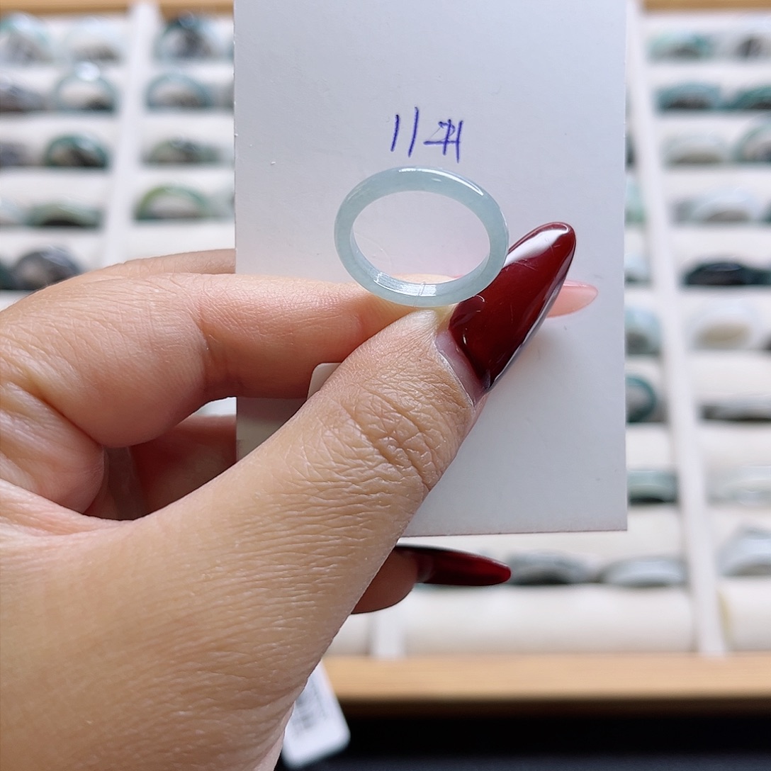 翡翠戒指未镶嵌翡翠