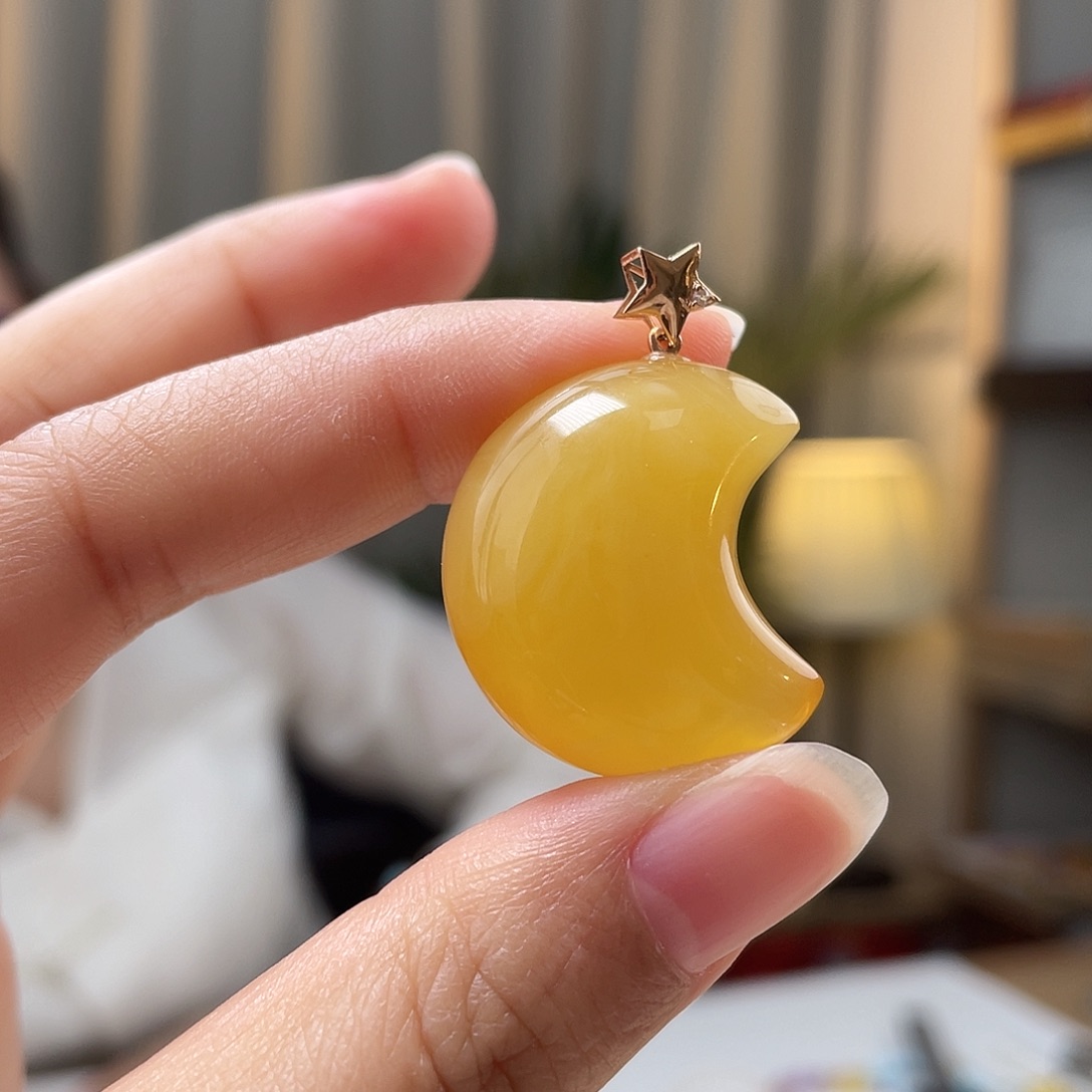 琥珀裸石18K金镶嵌蜜蜡吊坠