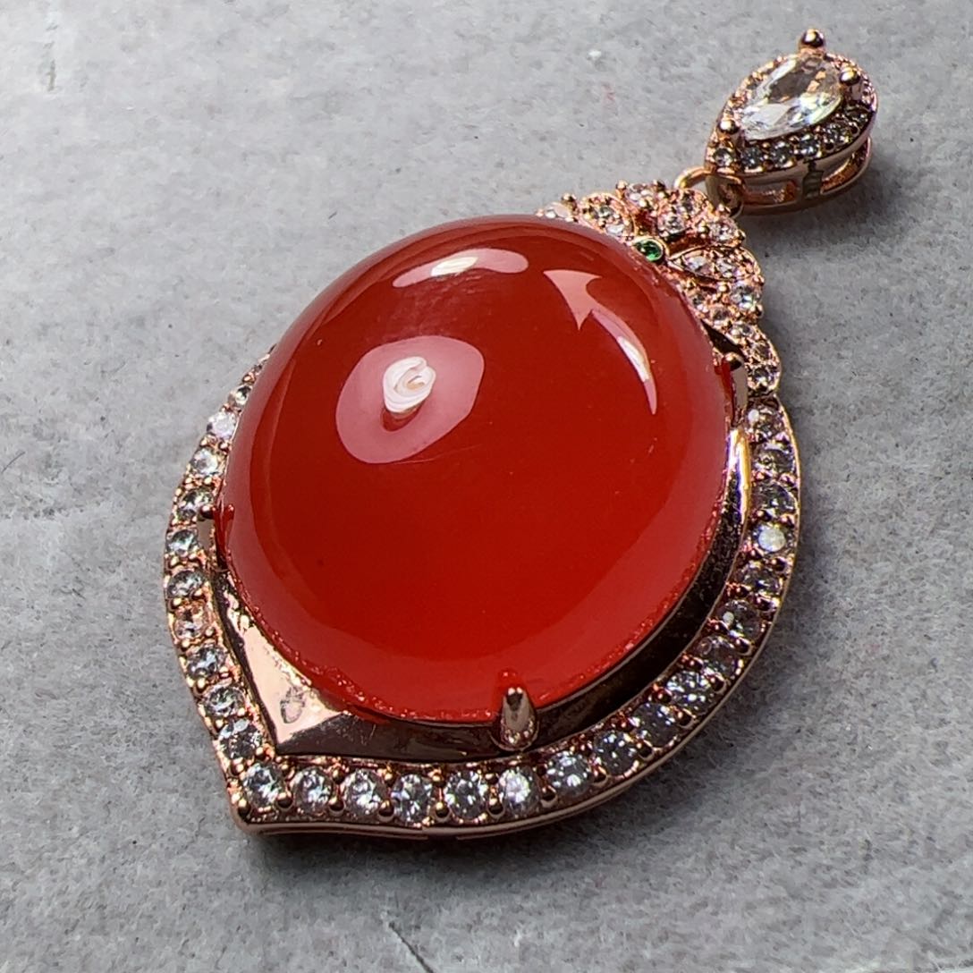 南红玛瑙吊坠合金