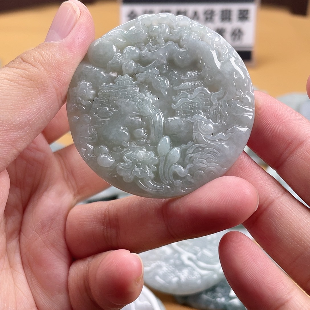 翡翠未镶嵌颈饰翡翠