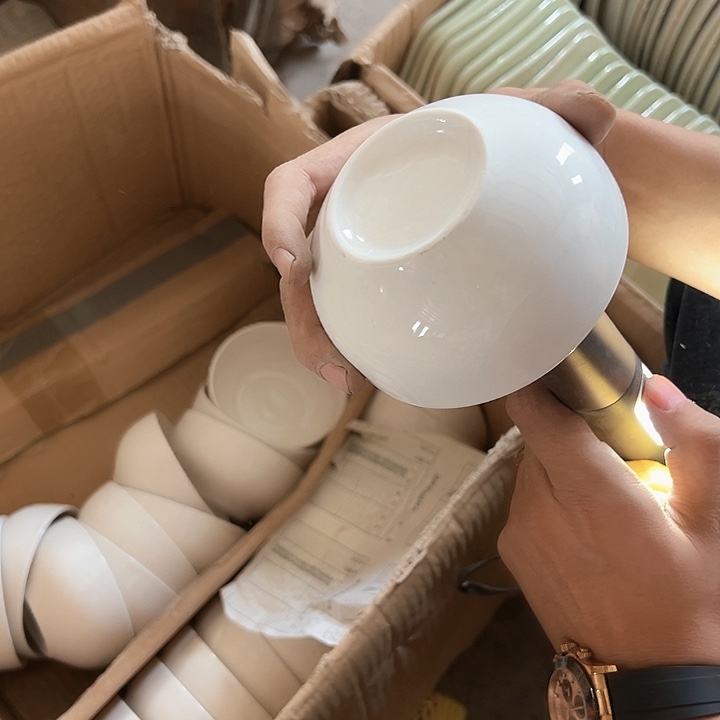 微瑕介意勿拍不退不换 纯白4.5英寸小碗4个