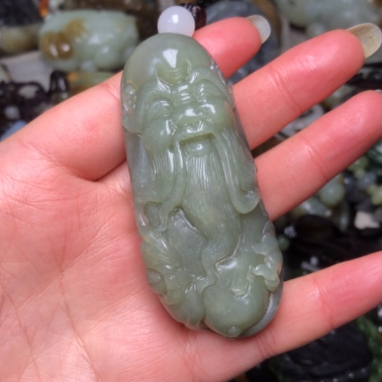 和田玉未镶嵌把件