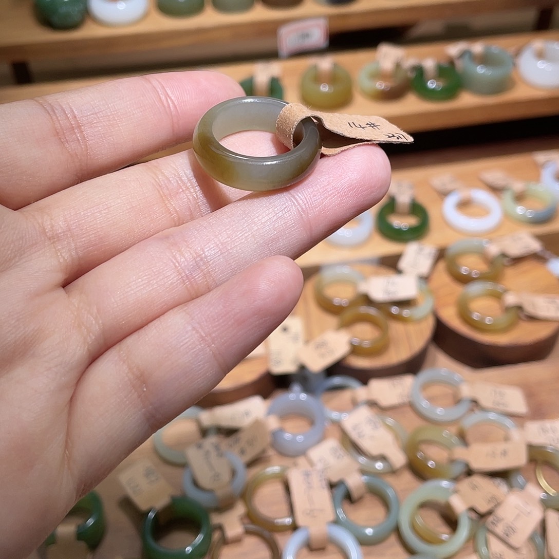 x***x和田玉未镶嵌戒指16.9