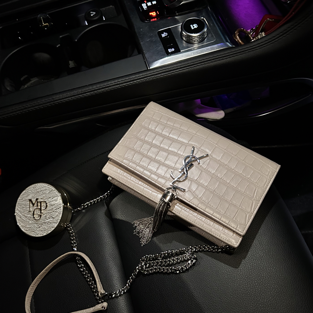 95新 YSL/圣罗兰 淡粉色压鳄单肩斜挎单肩包