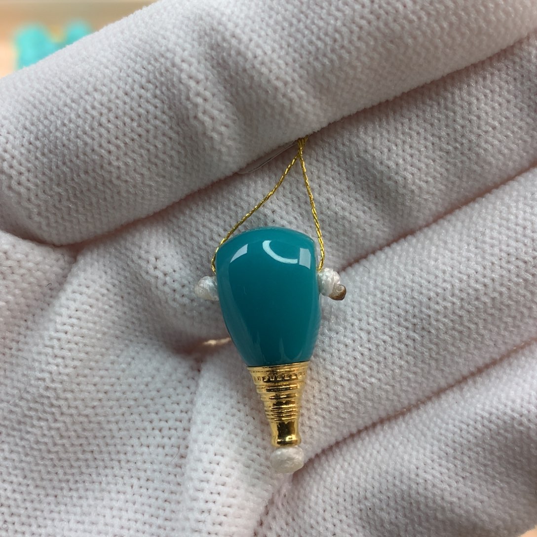 绿松石珠宝玉石18K金镶嵌