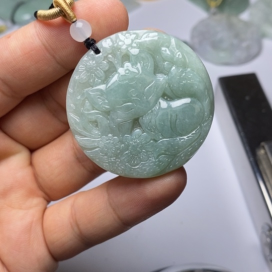 翡翠未镶嵌颈饰翡翠