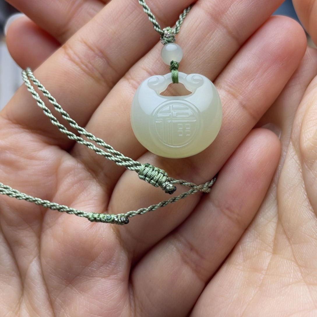 甜***柚和田玉未镶嵌吊坠(不含链)