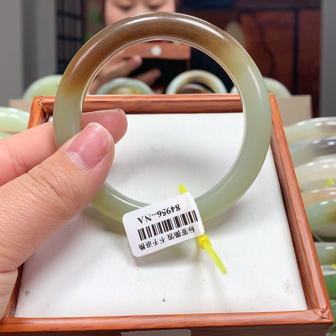 和田玉手镯未镶嵌56