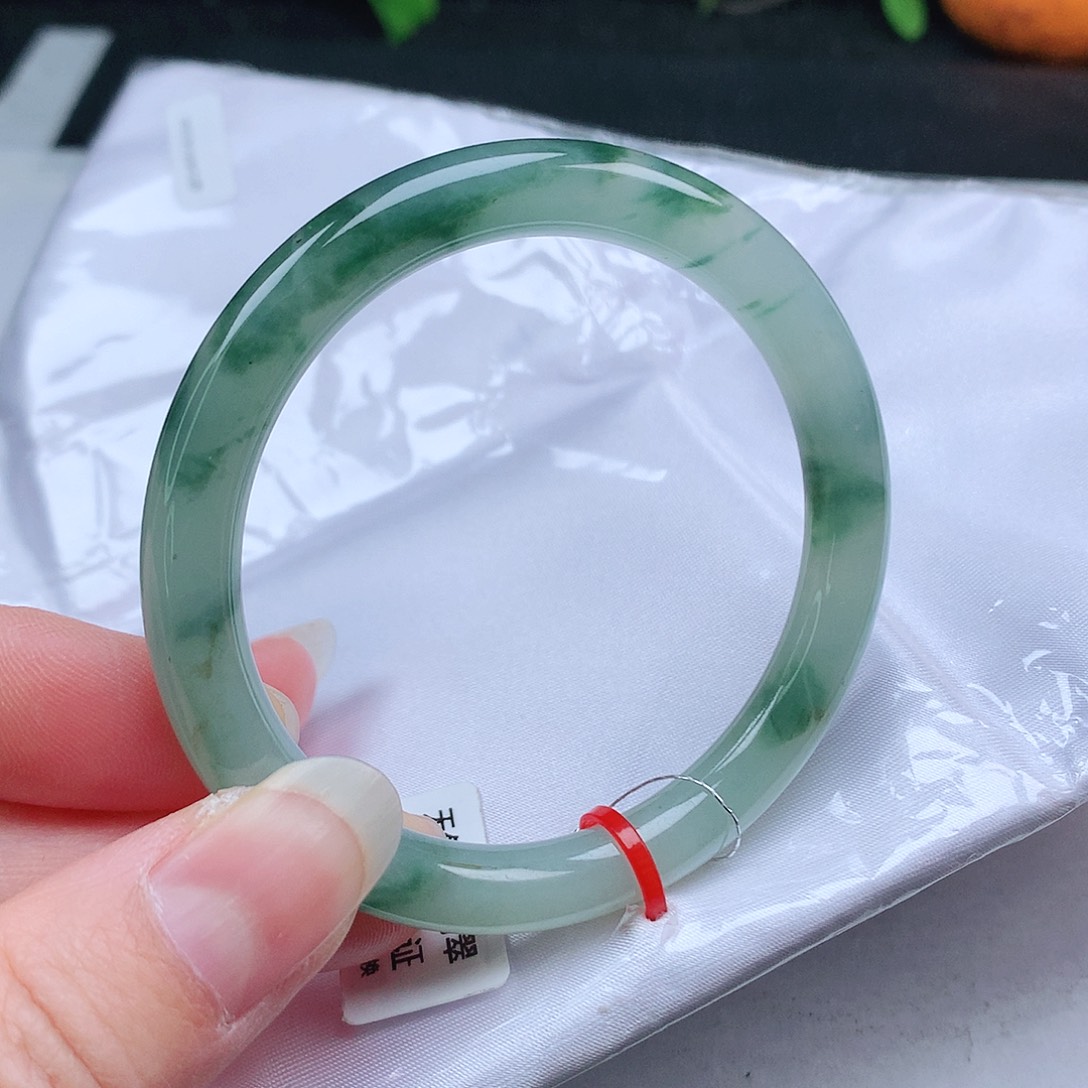 翡翠手镯未镶嵌53圆
