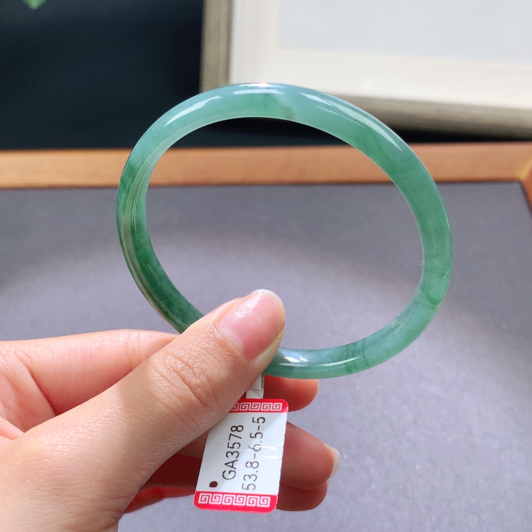 翡翠手镯未镶嵌天然翡翠手镯