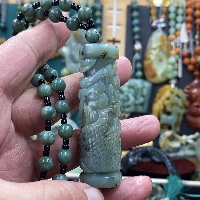 【闪购商品】蛇纹石玉吊坠未镶嵌