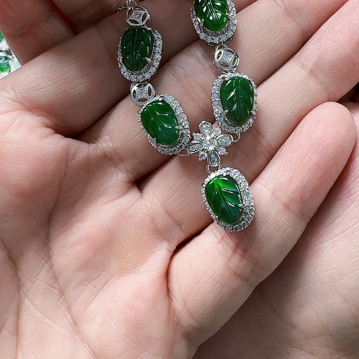 翡翠颈饰未镶嵌天然A货翡翠放漏