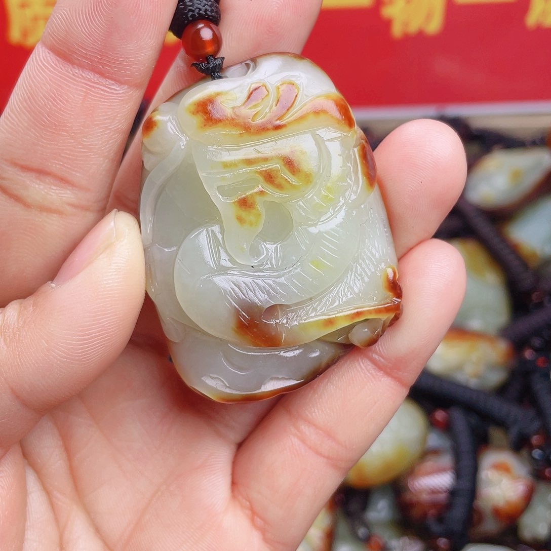 和田玉颈饰未镶嵌